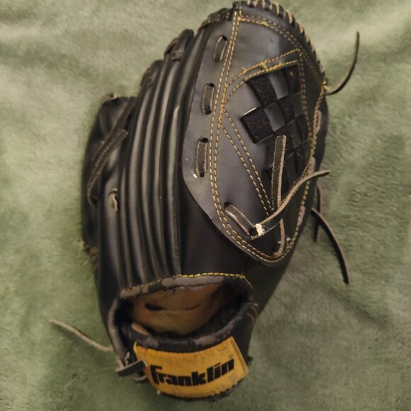 Franklin Field Master Youth T-Ball Baseball Glove - Picture 3 of 4